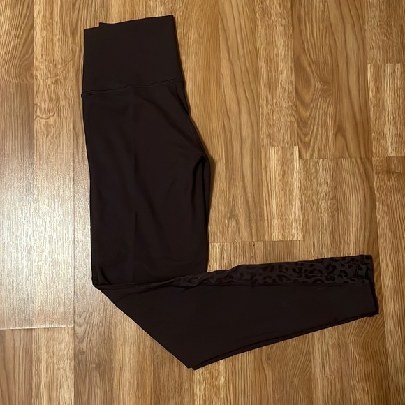 OFFLINE American Eagle Goals High Waisted Leopard Mesh Legging - Picture 9 of 11